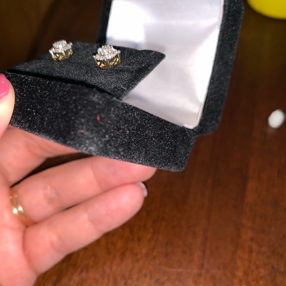 Diamond earrings - Picture 5 of 6